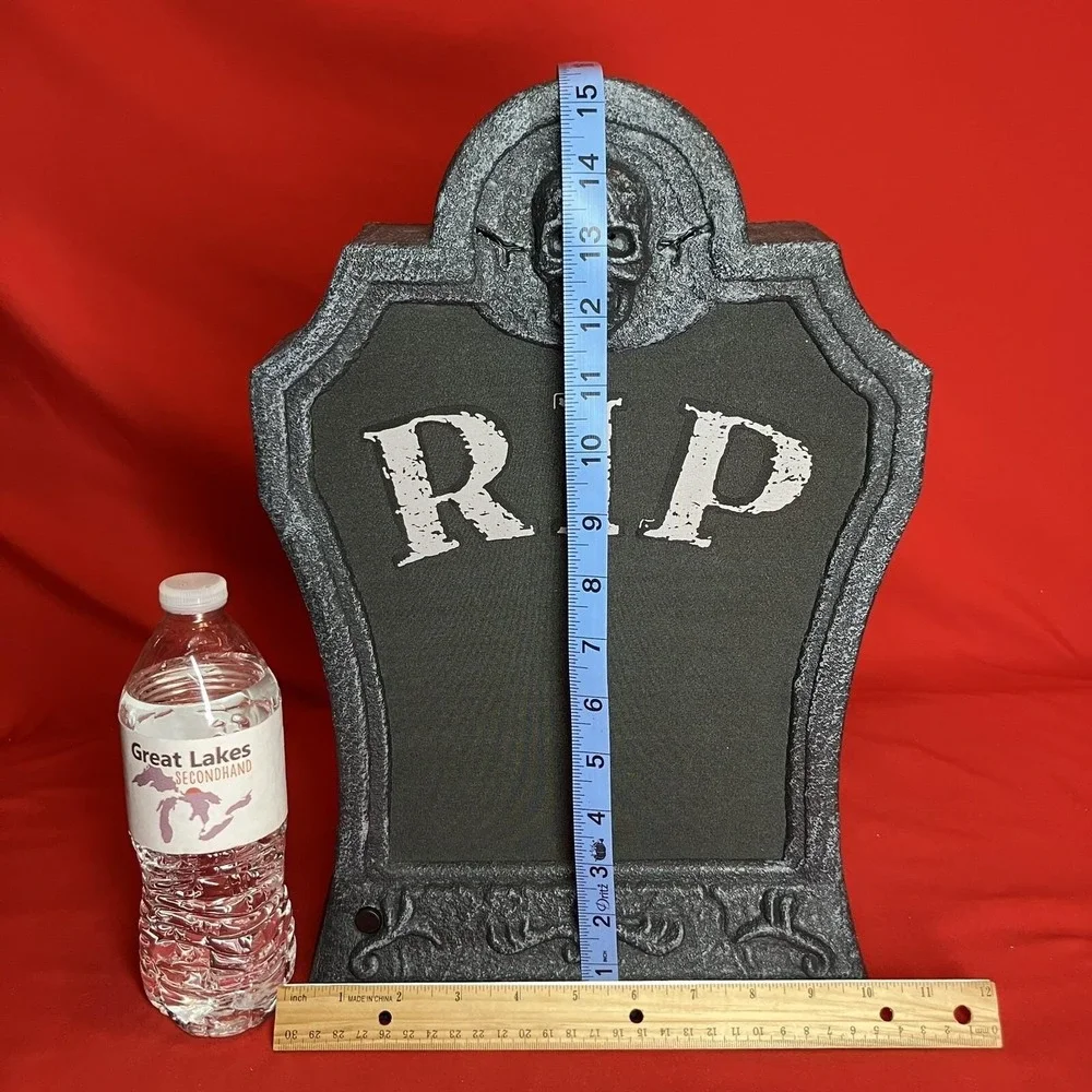 2006 PAC Animatronic Tombstone / RIP / Pop Up Out Skull Lights/ Sound Activated